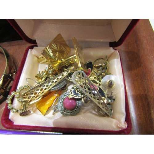399A - COSTUME JEWELLERY, tray of costume jewellery, various items boxed, including faux pearls, plated nec... 