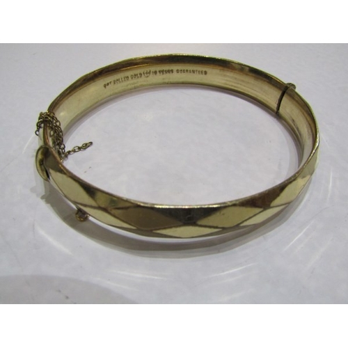 399A - COSTUME JEWELLERY, tray of costume jewellery, various items boxed, including faux pearls, plated nec... 