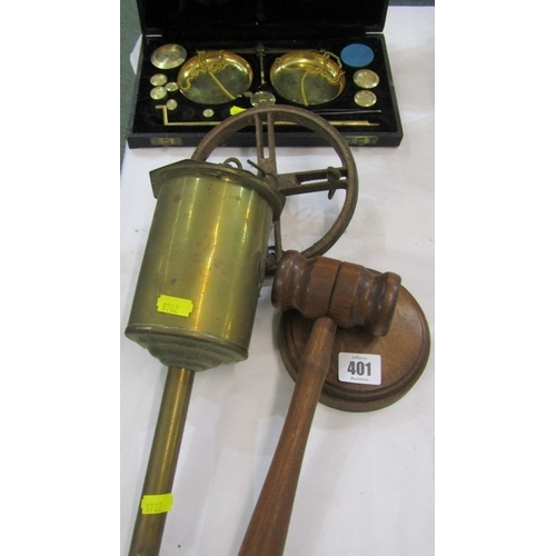 401 - BOTTLE JACK, vintage bottle jack together with boxed scales and weights and a gavel and stand