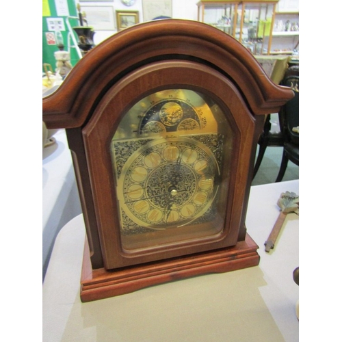 424 - BESWICK HORSE, a model of a Beswick Horse (damaged ear) together with 4 various pottery dog ornament... 