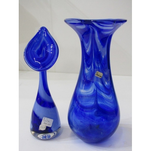 446 - ART GLASSWARE, 2 blue veined art glass vases, Jack in the pulpit vase & various other art glass (11 ... 