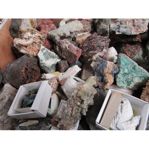 517 - MINERALS, 2 boxes of various minerals; varlamoffite, etc