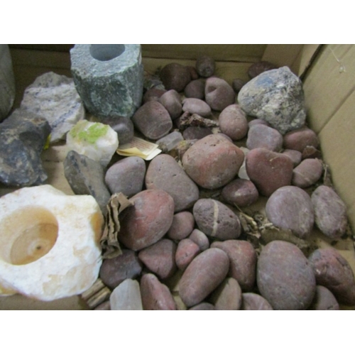 526 - STONES/MINERALS, box of uncut stones and minerals to include pyromorphite, etc