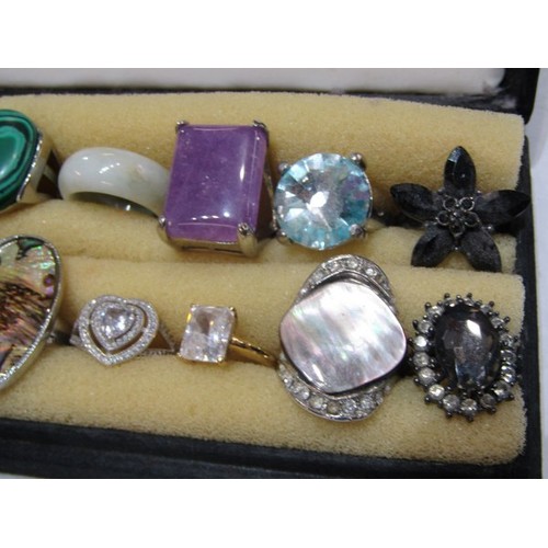 397A - SILVER & COSTUME RINGS, 17 assorted silver & costume rings many stone set including agate etc. vario... 