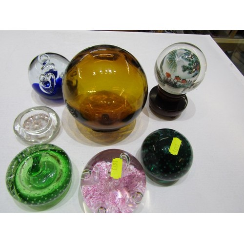 425 - GLASS PAPERWEIGHTS, apple design bubble paperweight, other bubble paperweights, 2 Caithness glass pa... 