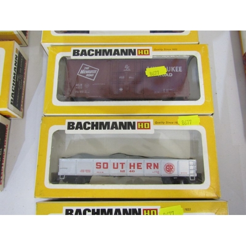 230 - BACHMANN HO SERIES, 8 boxed Bachmann models; steel caboose Seaboard Coastline, High cube box Union P... 