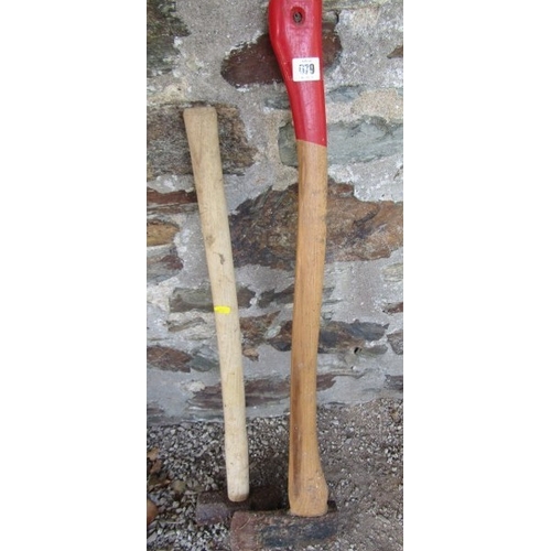 679 - TOOLS, sledge hammer and axe