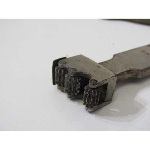 747 - VINTAGE PACKAGING, a Savon Nirvana decorative soap box, together with a toleware bird decorated snuf... 