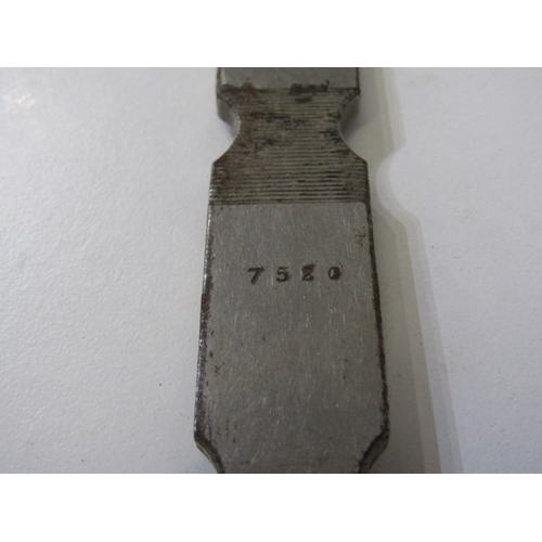 747 - VINTAGE PACKAGING, a Savon Nirvana decorative soap box, together with a toleware bird decorated snuf... 