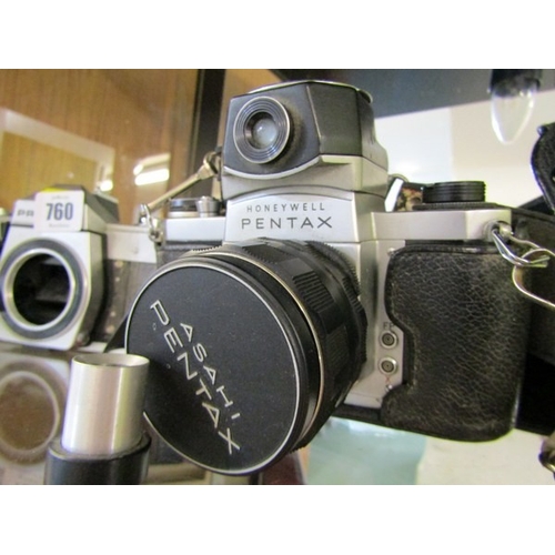 760 - VINTAGE CAMERAS, a Pentax camera together with a Praktica camera