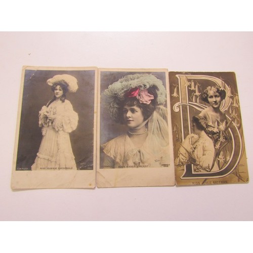 555 - POSTCARDS, a modern collectors album containing a quantity of Edwardian and later; topographical, gr... 