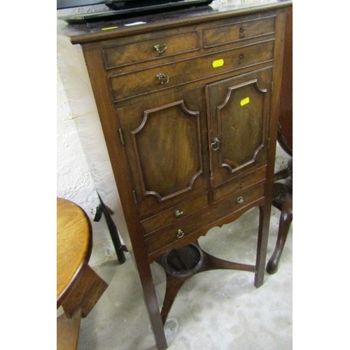 813 - CABINET, an Edwardian mahogany 2 door cabinet, 88cm height