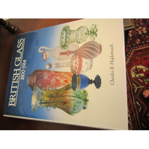 526 - ANTIQUE GLASS REFERENCE BOOKS, 2 antique collectors clubs volumes, 