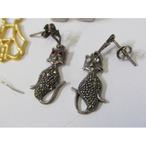 118 - VARIOUS EARRINGS, 4 pairs of earrings including a pair of gilded Art Deco flapper style earrings, a ... 