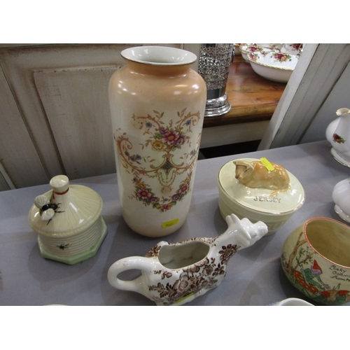 CROWN DEVON, a collection of Crown Devon pottery to include a Jersey ...