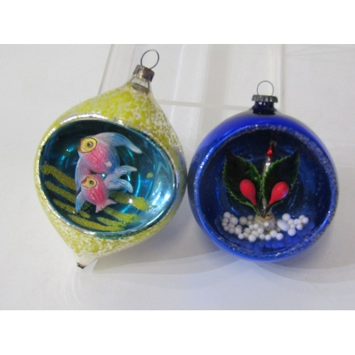 72 - VINTAGE CHRISTMAS DECORATIONS, a box containing a quantity of vintage Christmas tree baubles