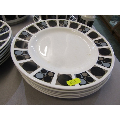 55 - MIDWINTER 'FOCUS' DINNER WARE, a quantity of Midwinter Focus dinnerware comprising tureens, dinner, ... 