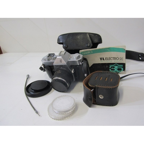 16 - PHOTOGRAPHY, various vintage cameras;  cased Yashica TL Electro X with accessories, Praktica BMS ele... 