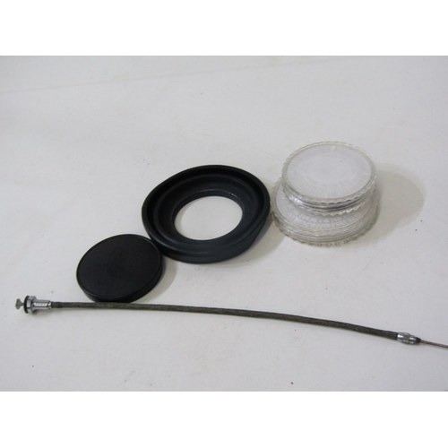 16 - PHOTOGRAPHY, various vintage cameras;  cased Yashica TL Electro X with accessories, Praktica BMS ele... 