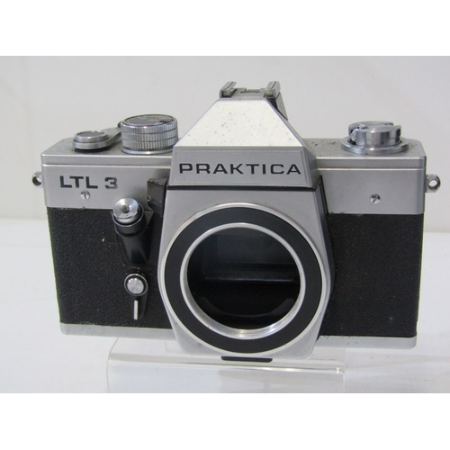 16 - PHOTOGRAPHY, various vintage cameras;  cased Yashica TL Electro X with accessories, Praktica BMS ele... 
