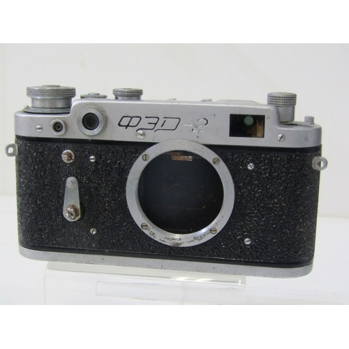 20 - PHOTOGRAPHY - vintage cameras; Samoca LE II camera, USSR Kiev camera, EMI K camera, 2 x Canon Canone... 