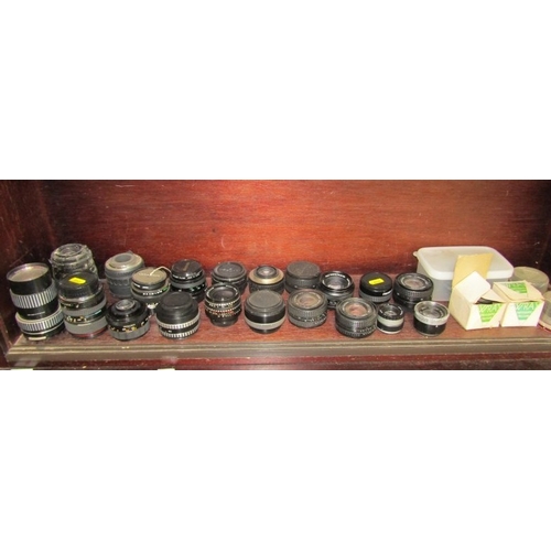 8 - PHOTOGRAPHY, LENSES; good collection of mixed camera lenses; Munchen Enna 1:2 8/135mm, Tokina SD 1:3... 