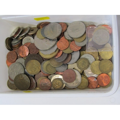 53 - A tub of World coins including a 1971 New Zealand Dollar to cent proof 7-coin set together with a bo... 
