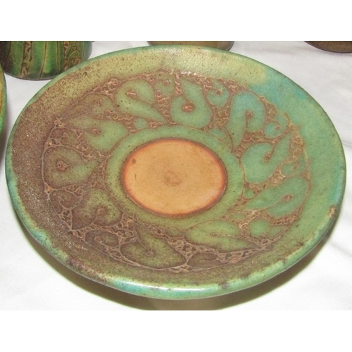19 - STUDIO POTTERY, 12 pieces of various studio pottery, some bearing initials 'C.B.', including bowls, ... 
