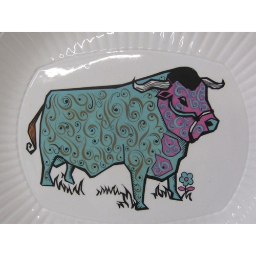 31 - RETRO BEEF EATER STEAK PLATES, 5 Beefeater English Ironstone steak plates, each  with colourful desi... 
