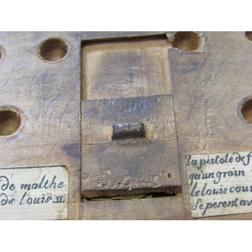 60 - ANTIQUE FRENCH COINWEIGHT SET, an interesting part set of French brass weights for weighing various ... 