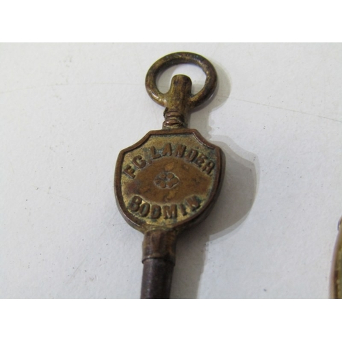 15 - GOLD CASED POCKET WATCH, yellow gold pocket watch, foliate decorated case stamped 18k, with Roman nu... 
