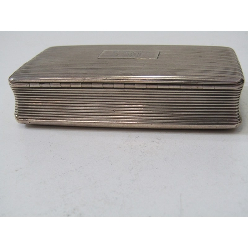 50 - GEORGIAN SILVER SNUFF BOX, rectangular form silver snuff box with lined decoration and silver gilt i... 