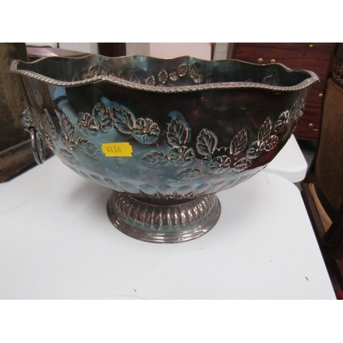 511 - ANTIQUE METALWARE, a 19th century copper kettle of typical form, 28cm height, together with a vintag... 