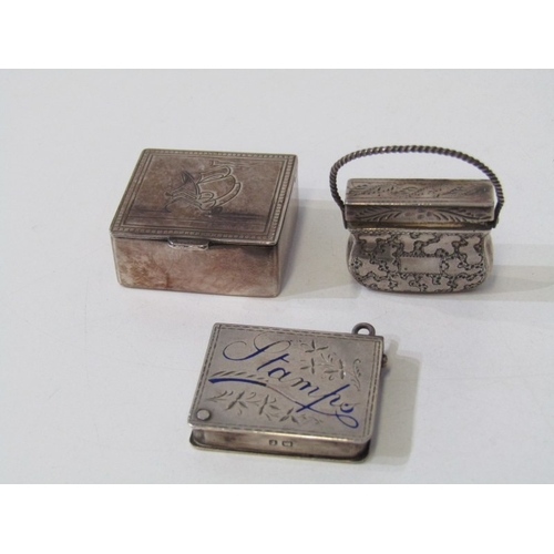 7 - NOVELTY GEORGIAN SILVER VINAIGRETTE, in the form of a miniature handbag with engraved decoration to ... 