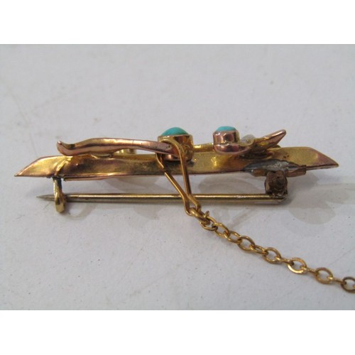 60 - ART NOUVEAU AND VICTORIAN JEWELLERY, 9ct gold bar brooch set turquoise and pearls, with fitted safet... 