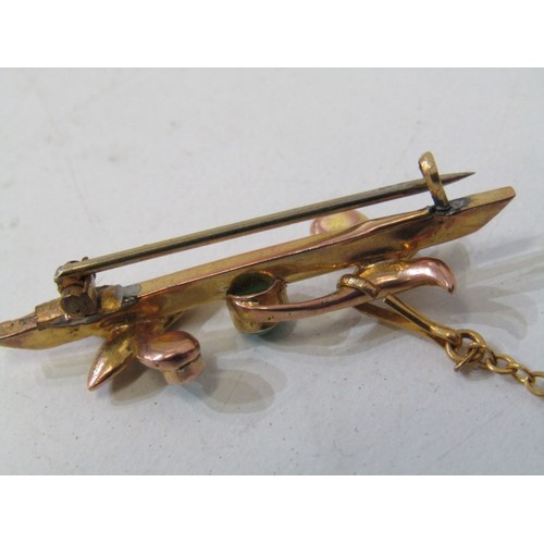 60 - ART NOUVEAU AND VICTORIAN JEWELLERY, 9ct gold bar brooch set turquoise and pearls, with fitted safet... 