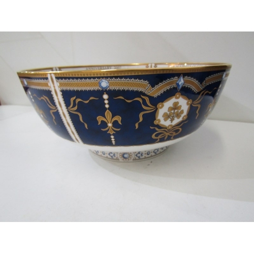 23 - COMMEMORATIVE WARE, a Royal Worcester porcelain bowl made to commemorate 60 years of marriage of Que... 