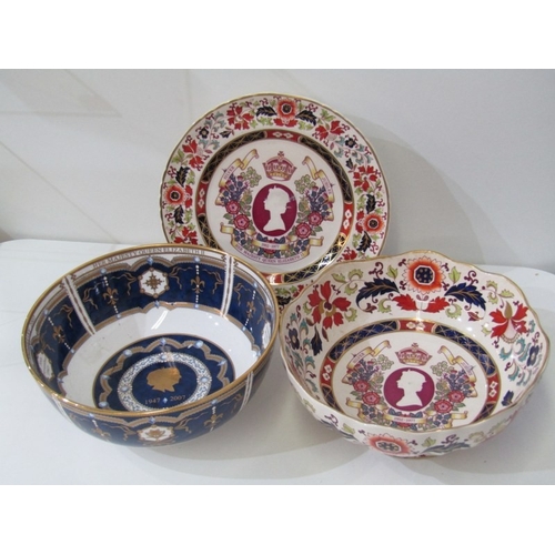 23 - COMMEMORATIVE WARE, a Royal Worcester porcelain bowl made to commemorate 60 years of marriage of Que... 