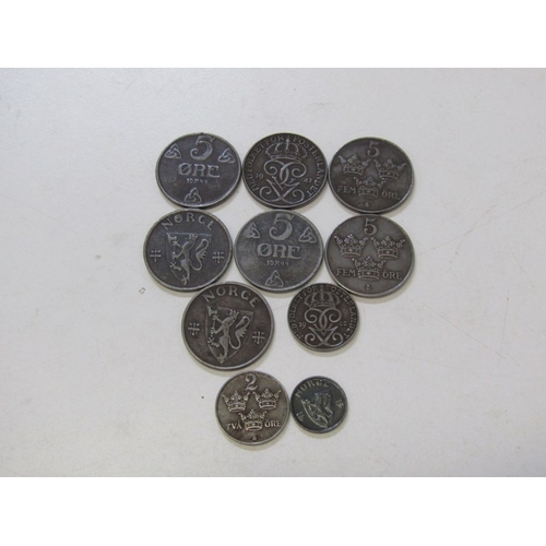 17 - PRE 1947 GB SILVER HALF CROWNS X2, florin, sixpence and threepence, 44gms approx together with a col... 