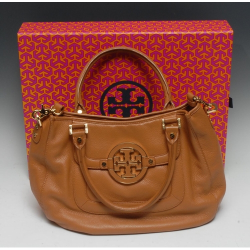 1958 - Luxury Fashion - a Tory Burch brown leather lady's handbag, gilt-metal fittings, 37cm wide, slipcase... 