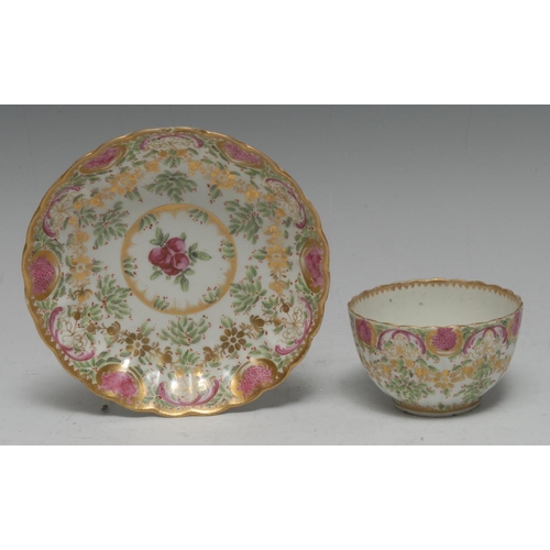 83 - A Worcester fluted tea bowl and saucer, decorated after Sèvres in the manner of James Giles, with gr... 