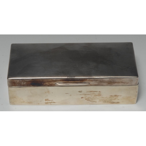 915 - A George VI silver rectangular table cigar or cigarette box, quite plain, hinged cover, cedar lined ... 