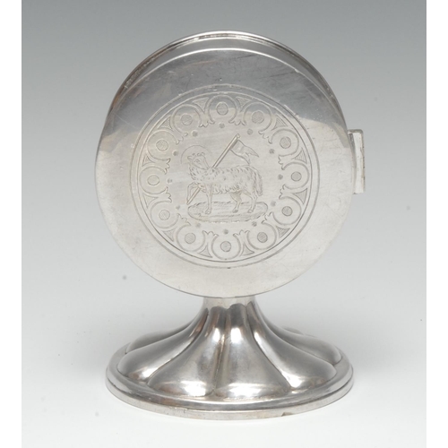 916 - A George VI ecclesiastical silver monstrance, the circular chamber with hinged cover engraved with A... 