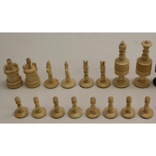 3010 - A 19th century bone Barleycorn type pattern chess set, the kings 11.5cm high