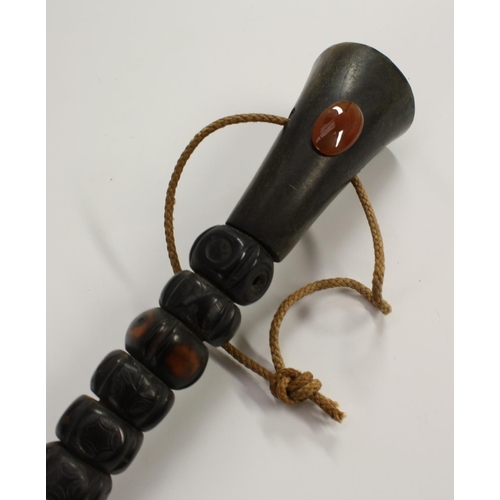 3337 - An unusual Chinese walking stick, agate mounted horn handle, the shaft formed of engraved beads, 86c... 