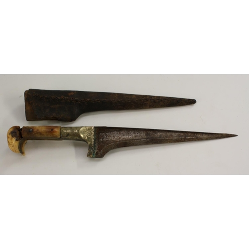 3485 - A Middle Eastern pesh kabz dagger, 19cm straight tapered blade with broad T-shaped spine, bone grip,... 