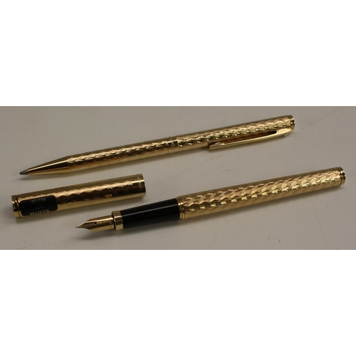 3605 - Pens - a Sheaffer fountain and ball point pen set, 271 medium, the fountain pen with 14ct nib, cased