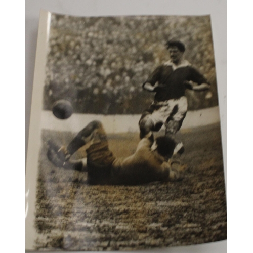 3460 - Football interest - a quantity of press photographs, 1957 season football action shots to include St... 