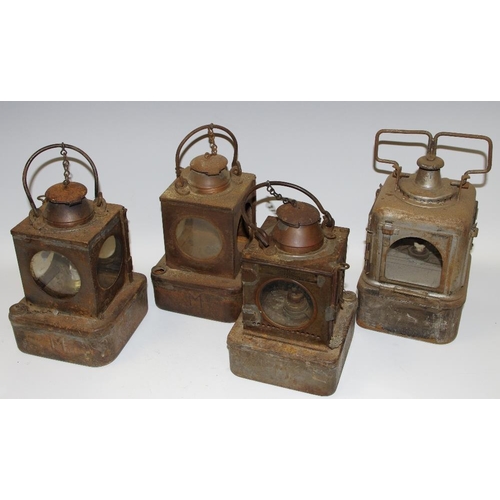 64 - Three semaphore signal lamps by Lamp Manufacturing & Railway Supplies Ltd, another similar (4)