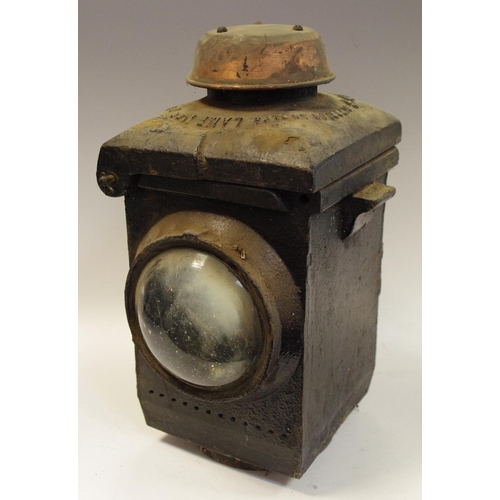 68 - LNER M83A / S40A Cast Iron Railway Train Crossing Lamp / Lantern